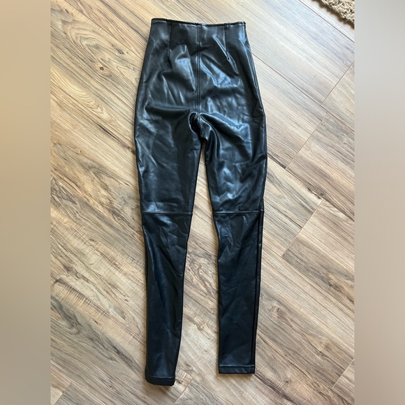 Abercrombie & Fitch high waisted vegan leather leggings - Picture 2 of 6